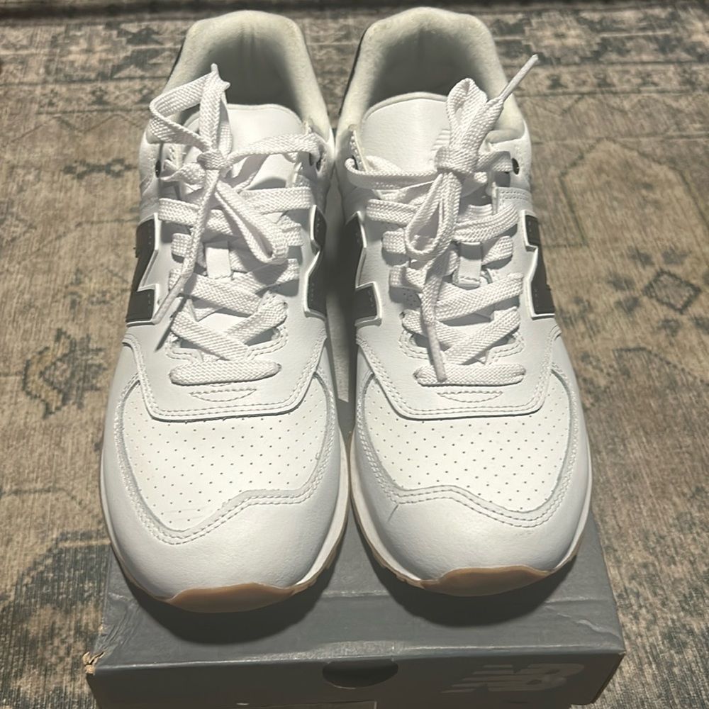 New Balance Classic 574 (NEGOTIABLE)